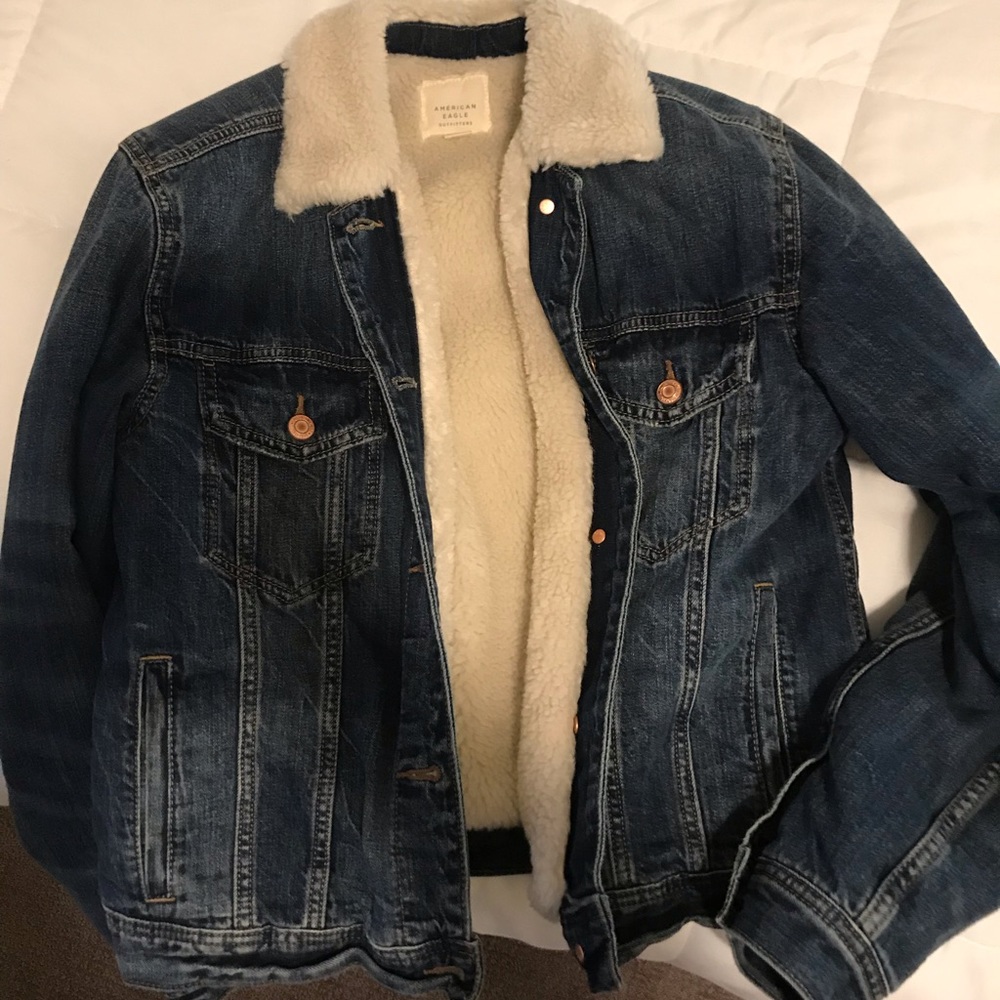 Trendy AMERICAN EAGLE Sherpa Jean jacket